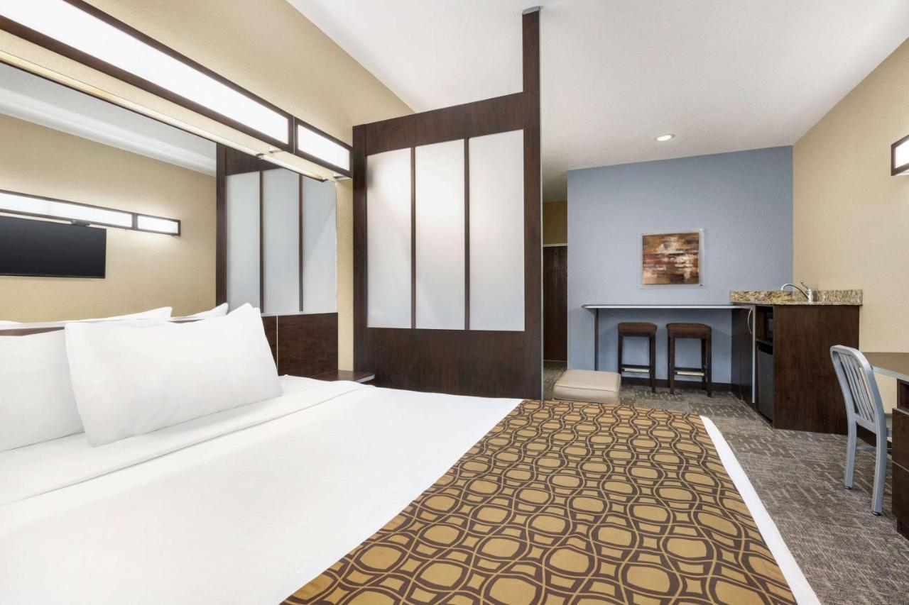 Microtel Inn & Suites By Wyndham Woodstock/Atlanta North Exterior photo
