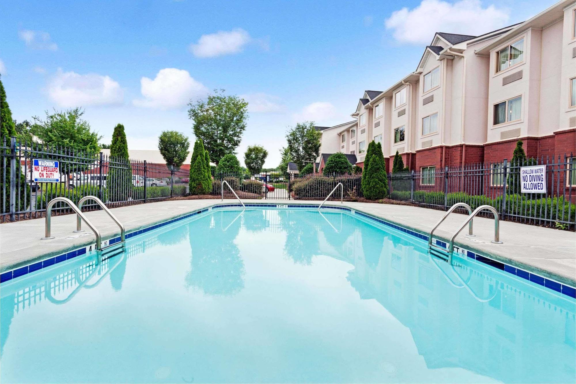 Microtel Inn & Suites By Wyndham Woodstock/Atlanta North Exterior photo